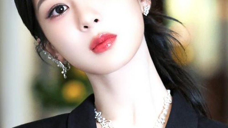 杨紫家狗子piupiu穿羽绒服出街？人不如狗系列实锤了！